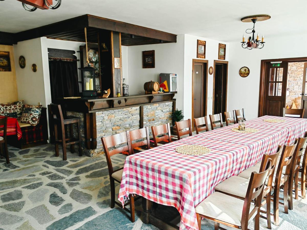 Rimovata Kashta Guest House Leshten Bagian luar foto