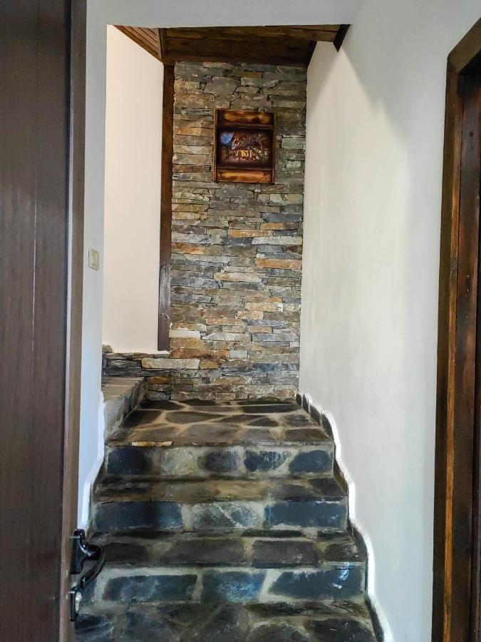 Rimovata Kashta Guest House Leshten Bagian luar foto