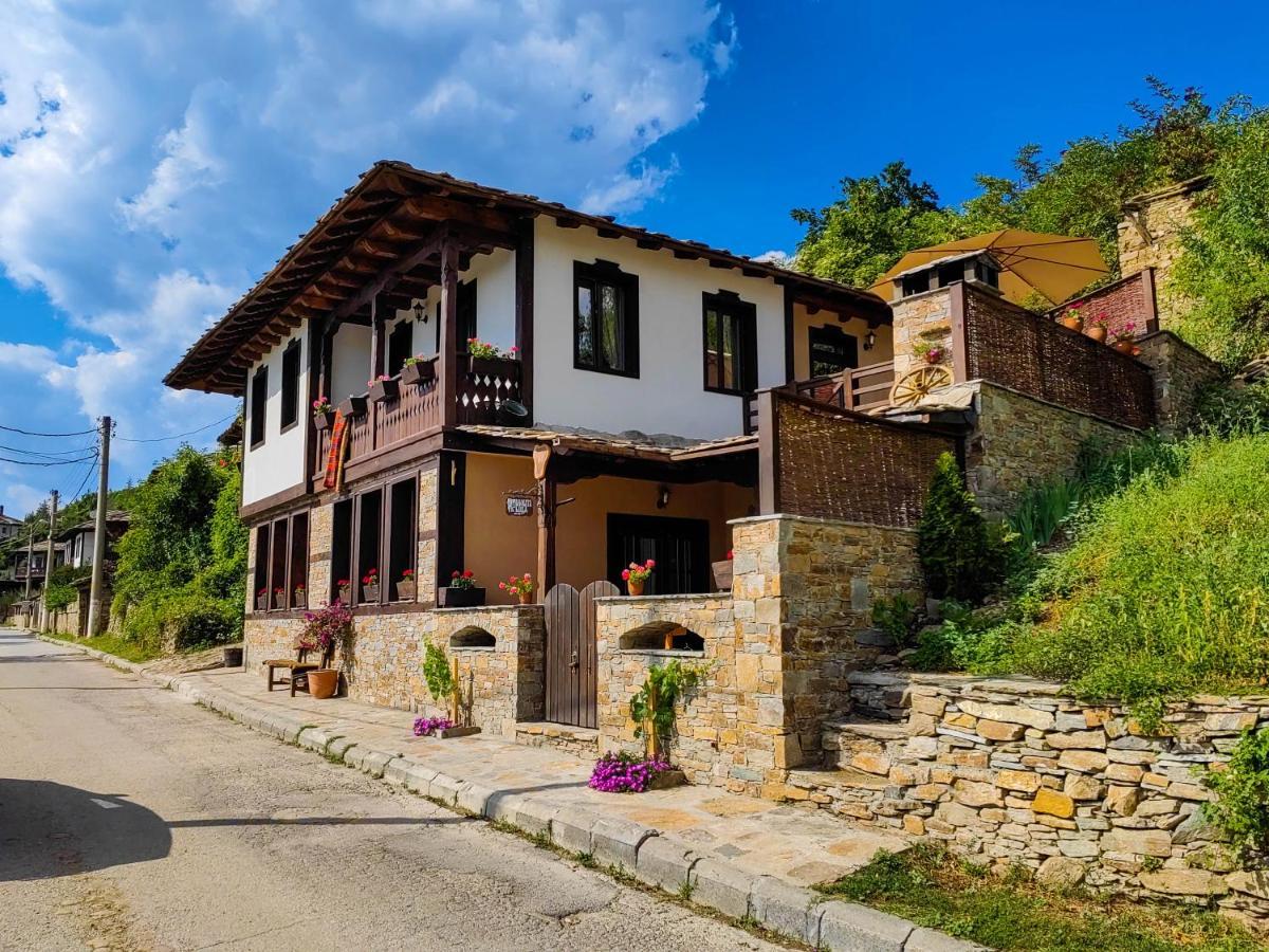 Rimovata Kashta Guest House Leshten Bagian luar foto