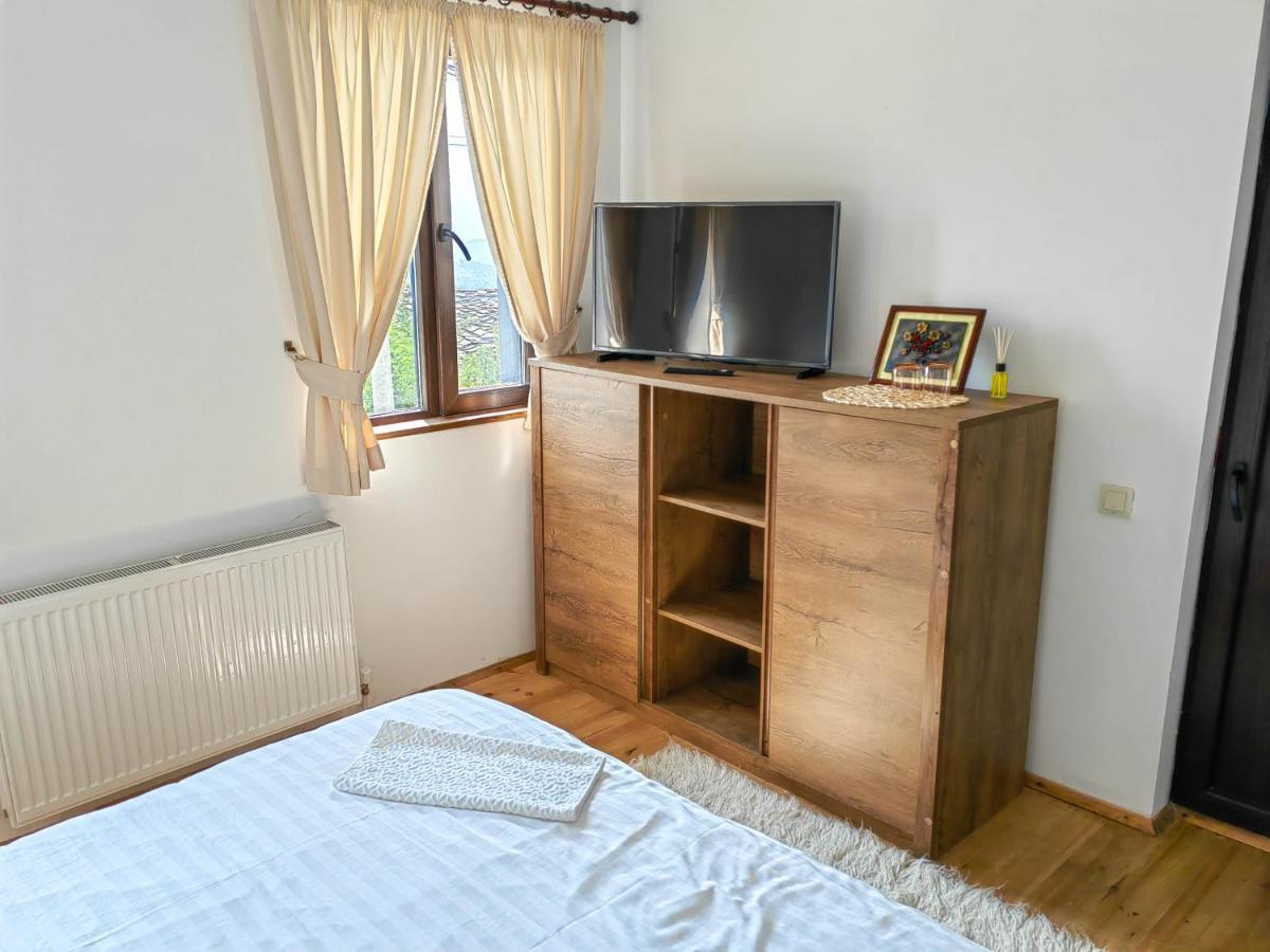 Rimovata Kashta Guest House Leshten Bagian luar foto