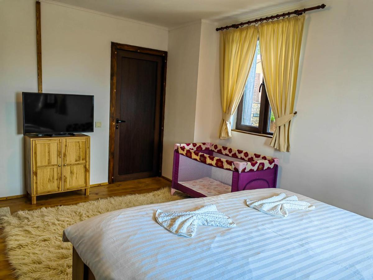 Rimovata Kashta Guest House Leshten Bagian luar foto