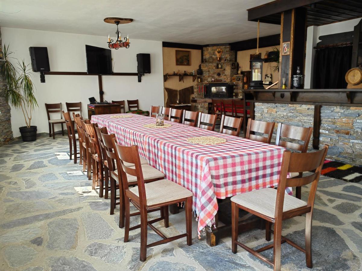 Rimovata Kashta Guest House Leshten Bagian luar foto